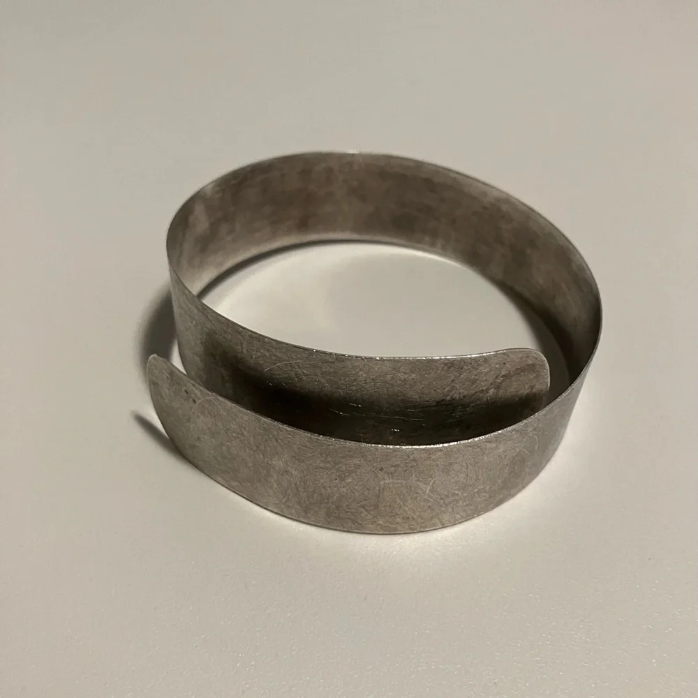 Brushed Vintage Sterling Silver Bracelet - Picture 5 of 11